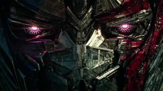 'Transformers: El último caballero': Optimus Prime lucha contra Bumblebee en el 'spot' de la Super Bowl noticias imagen