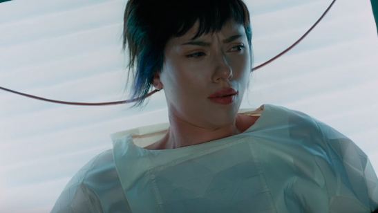'Ghost In the Shell': Juliette Binoche despierta a Scarlett Johansson en este nuevo adelanto de la película