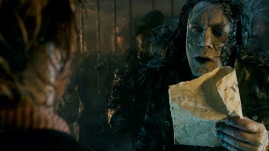 'Piratas del Caribe: La venganza de Salazar': Jack Sparrow y el villano, cara a cara en el nuevo póster y 'teaser' noticias imagen