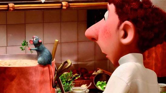 'Ratatouille': ¿La mujer a la que Remy roba el libro de recetas y la madre del crítico son la misma persona?