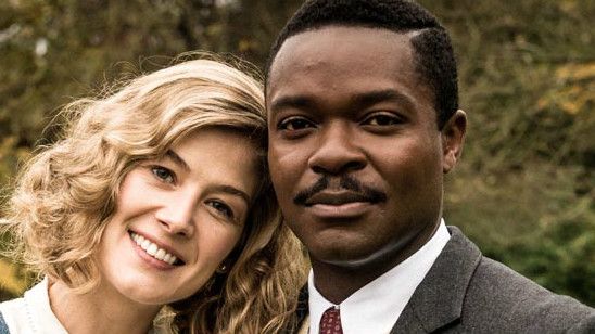 'Un reino unido': David Oyelowo y Rosamund Pike protagonizan una de las grandes historias de amor del siglo XX