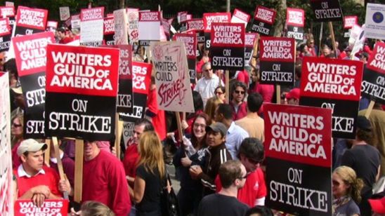 Los guionistas estadounidenses alcanzan finalmente un acuerdo para la huelga noticias imagen
