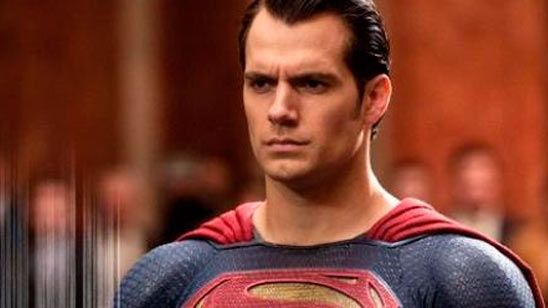 Henry Cavill demuestra que es todo un 'Superman' al parar el tráfico para salvar a una tortuga