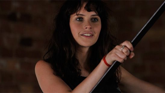 Felicity Jones protagonizará una adaptación del cuento de hadas 'El lago de los cisnes' pero sin ballet noticias imagen