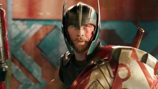 'Thor: Ragnarok': Hela (Cate Blanchett) amenaza a los protagonistas en el nuevo póster internacional