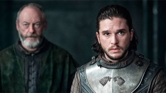 'Juego de tronos': Los guionistas incluyeron un guiño a Aegon Targaryen cuando Davos aprendió a leer noticias imagen