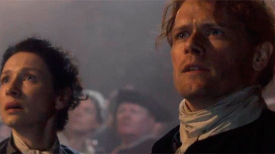 'Outlander': Así se rodó la escena de la imprenta del 3x07 para que nadie corriese peligro noticias imagen