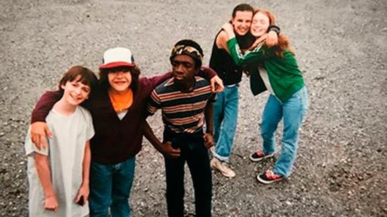 'Stranger Things': Así de amigos son los protagonistas de la serie detrás de las cámaras noticias imagen