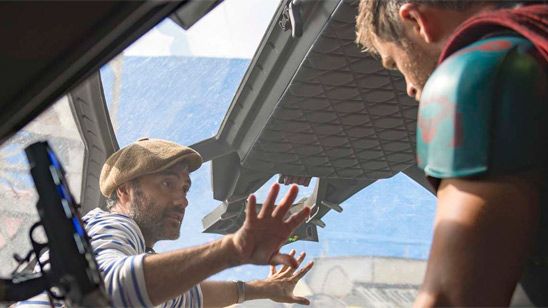 El director de 'Thor: Ragnarok' agradece el "amor subliminal" hacia su película en el póster de 'Liga de la Justicia' noticias imagen