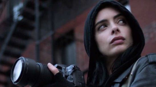 'Jessica Jones': el primer tráiler de la segunda temporada confirma su fecha de estreno y contiene un 'easter-egg' sobre Spider-Man noticias imagen