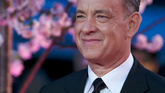 Globos de Oro 2018: Tom Hanks trabaja como camarero durante un descanso de la gala noticias imagen
