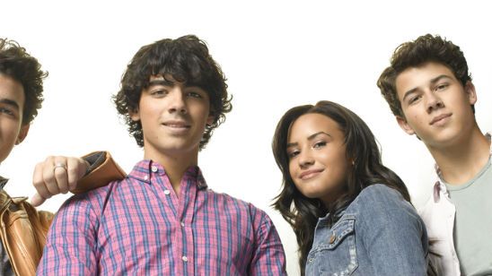 Un actor de 'Camp Rock' encuentra una copia exacta de su personaje en la serie de 'Barbie' noticias imagen