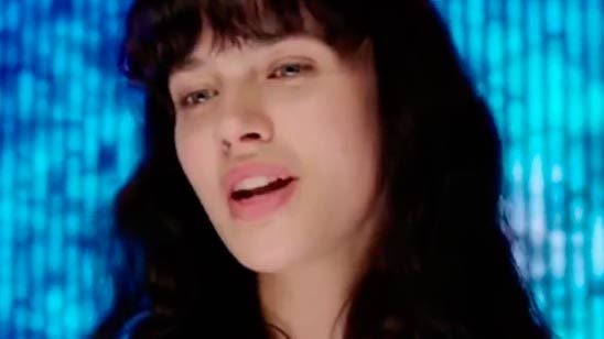 'Black Mirror': Charlie Brooker explica por qué eligió esa canción para conectar toda la serie noticias imagen