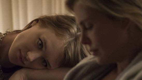 'Tully’: Charlize Theron comienza a vivir su vida gracias a la ayuda de una niñera en el nuevo tráiler de la película  noticias imagen