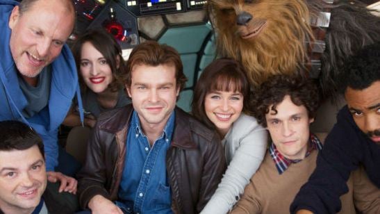 Los protagonistas de 'Han Solo: Una historia de Star Wars' posan en el nuevo vídeo promocional