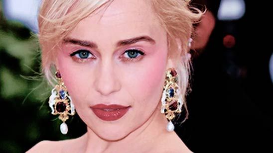 Emilia Clarke impacta con su aparición en la MET Gala noticias imagen