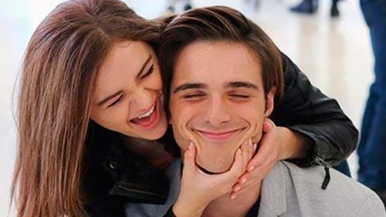 Jacob Elordi y Joey King, la pareja de 'Mi primer beso', están saliendo en la vida real  noticias imagen