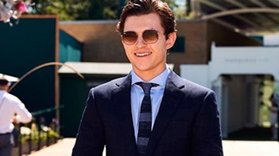 Tom Holland "espía" a Tom Hiddleston en Wimbledon noticias imagen