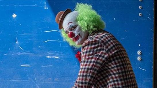 'Joker' compite con Pennywise con este traje de payaso