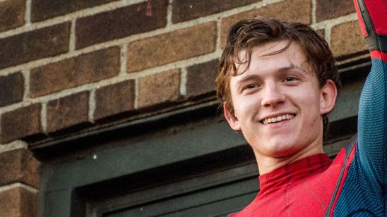 Así celebra Tom Holland el final del rodaje de 'Spider-Man: Lejos de casa' en Venecia noticias imagen