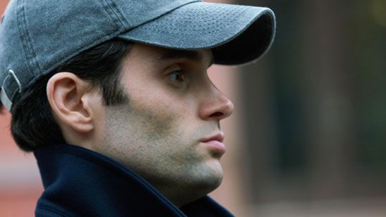Penn Badgley, asustado de la cantidad de gente que está enamorada de Joe de 'You' noticias imagen