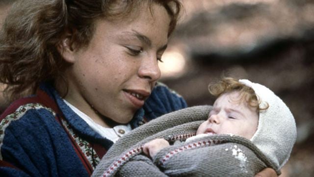 Warwick Davis conmemora la reedición 30 aniversario de 'Willow' con una foto del pasado