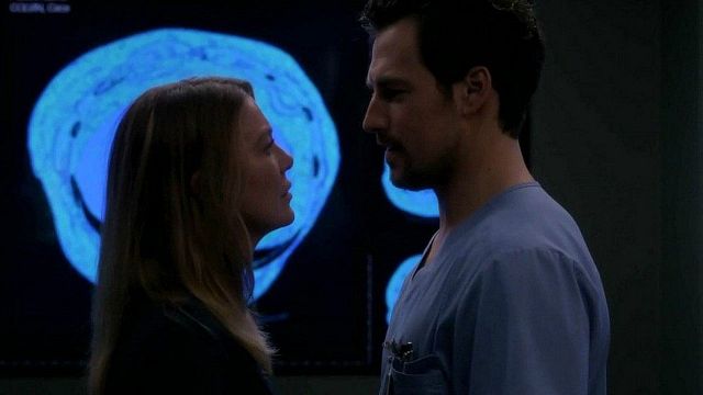 La jefa de 'Anatomía de Grey' responde a los 'haters' de Meredith y DeLuca noticias imagen