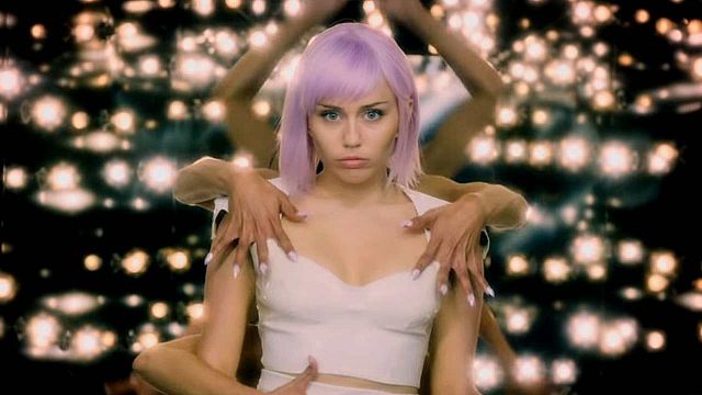El motivo por el que Miley Cyrus dijo "sí" a aparecer en 'Black Mirror' noticias imagen