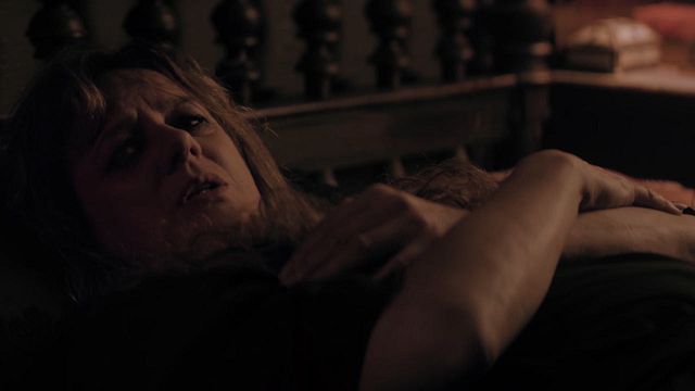 Emma Suárez: "En 'La influencia' rompes con los tópicos de las mujeres bellas, atractivas, guapas y jóvenes" noticias imagen