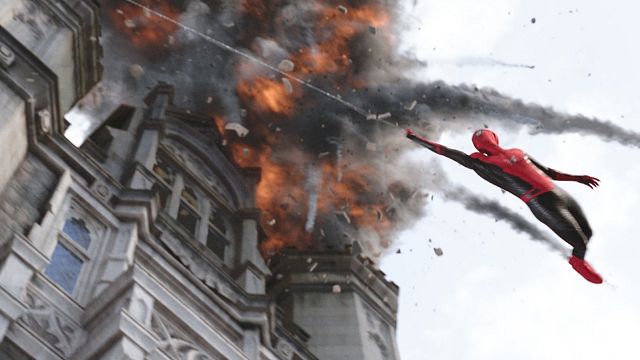 Spider-Man por fin sufre este problema clásico de los cómics en 'Lejos de casa'  noticias imagen