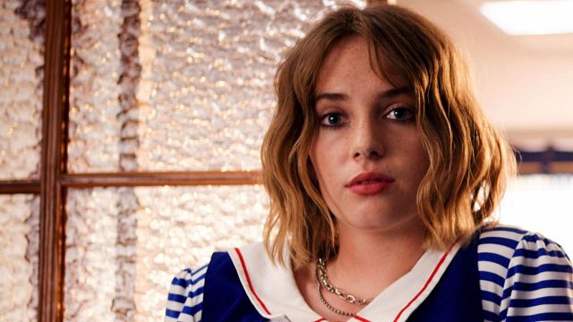 Maya Hawke espera que la salida del armario de Robin en 'Stranger Things' ayude a la gente noticias imagen