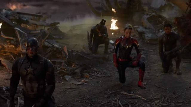 'Vengadores: Endgame': Los héroes y heroínas se arrodillan ante Tony Stark en esta emotiva escena eliminada