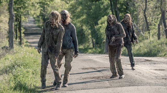 Tres explosiones nos salpican de sangre falsa en el rodaje de la quinta temporada de 'Fear The Walking Dead'
