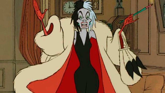 Pelo rojo, vestido rosa y plataformas negras. Primeras imágenes de Emma Stone rodando 'Cruella'  noticias imagen