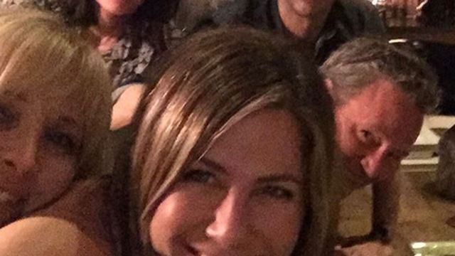 'Friends': Jennifer Aniston inaugura su Instagram con una reunión entre amigos