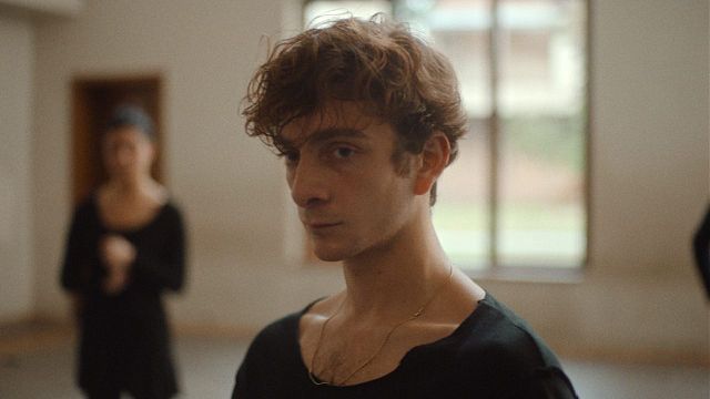 Amenazas de la ultraderecha y rodaje de guerrilla: así sacó adelante Levan Akin la producción de 'Solo nos queda bailar'  noticias imagen