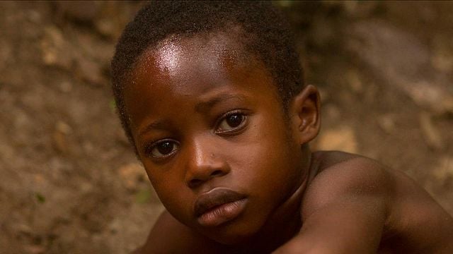 Aprender a nadar e interpretar las emociones. Así se preparó Moustapha Oumarou para protagonizar 'Adú' noticias imagen