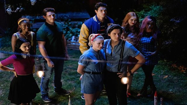 'Riverdale' detiene el rodaje después de que un miembro haya estado expuesto al coronavirus noticias imagen