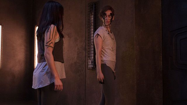 'Los 100': Clarke descubre la verdad sobre Bellamy en el 7x07 noticias imagen