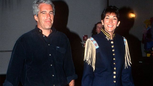 'Jeffrey Epstein: Asquerosamente Rico': El FBI detiene a Ghislaine Maxwell por tráfico sexual de menores noticias imagen