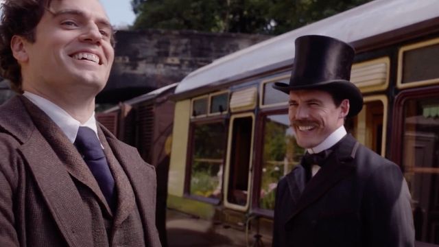 'Enola Holmes' (Netflix): Golpetazos, muecas, bailes y el rizo de Heny Cavill, entre las divertidas tomas falsas noticias imagen