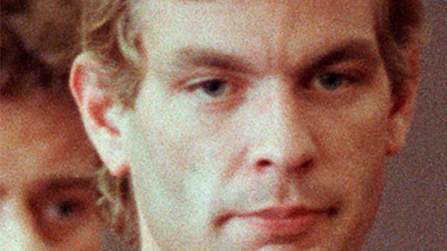 Netflix da luz verde a una miniserie del asesino Jeffrey Dahmer creada por Ryan Murphy noticias imagen