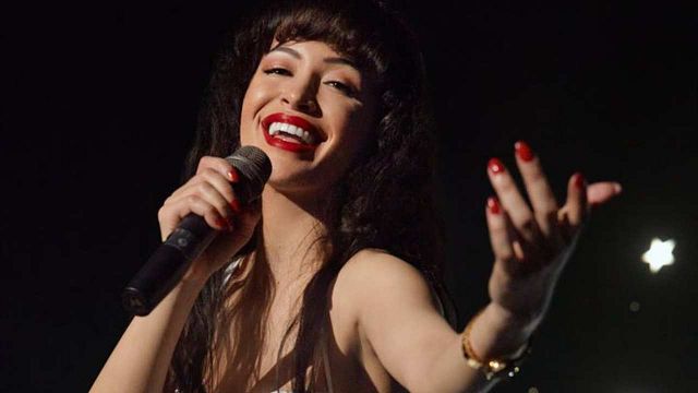 'Selena: La serie': Descubre los orígenes del icono musical en el nuevo y espectacular tráiler de Netflix noticias imagen