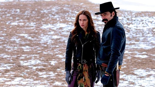 'Wynonna Earp' se alza con el premio a mejor serie de ciencia ficción de 2020 en los E! People’s Choice Awards