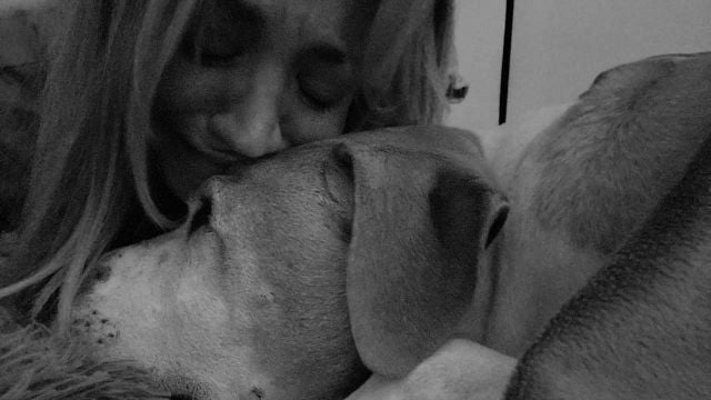 Kaley Cuoco comparte los últimos momentos junto a su perro Norman en una emotiva publicación noticias imagen