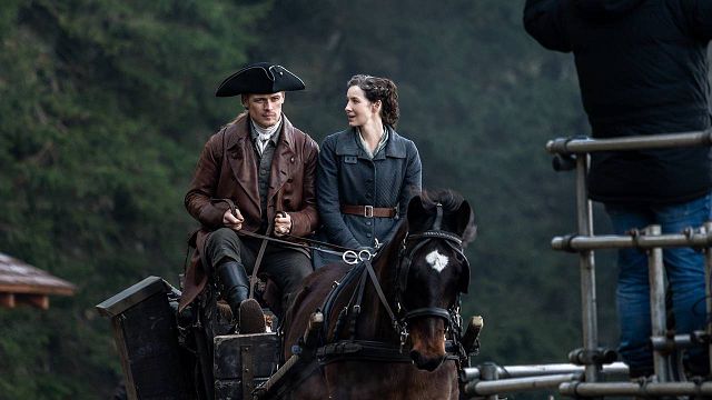 'Outlander': Esta imagen de Jamie y Claire da el pistoletazo de salida al rodaje de la temporada 6