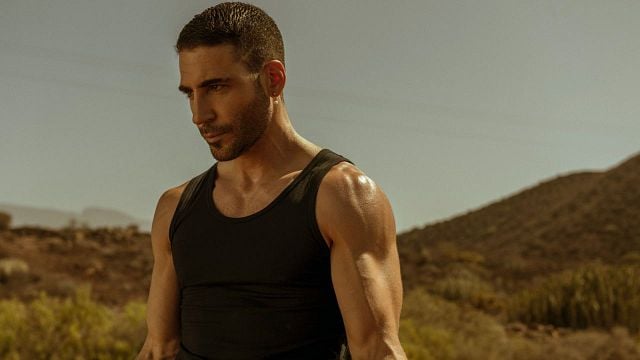 'Sky Rojo': Miguel Ángel Silvestre, atacado por un sorprendente "extra" durante el rodaje noticias imagen