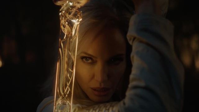 'Eternals': ¿Qué es la extraña espada de Angelina Jolie?