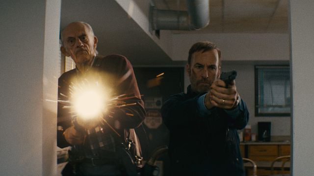 'Nadie' es más autobiográfica de lo que crees: El robo con pistola a Bob Odenkirk que ayudó a crear la película noticias imagen