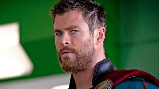 'Thor: Love and Thunder': Chris Hemsworth celebra el final del rodaje con esta foto detrás de las cámaras junto a Taika Waititi